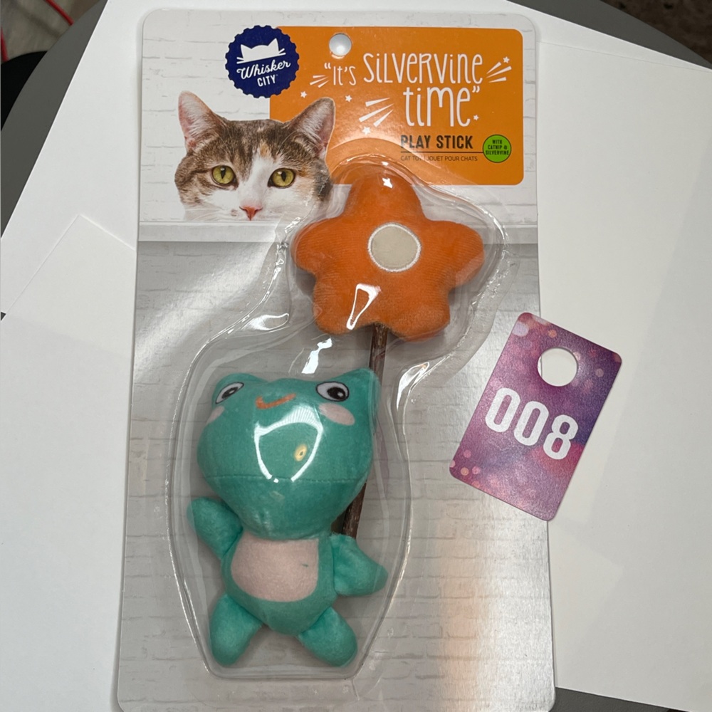 Whisker City Silvervine Cat Play Stick - Orange and Green